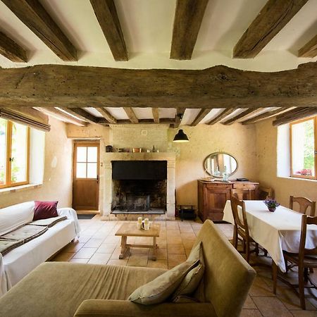 Holiday Home Le Vaugarnier Couture-sur-Loir Bagian luar foto