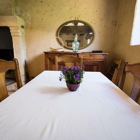 Holiday Home Le Vaugarnier Couture-sur-Loir Bagian luar foto